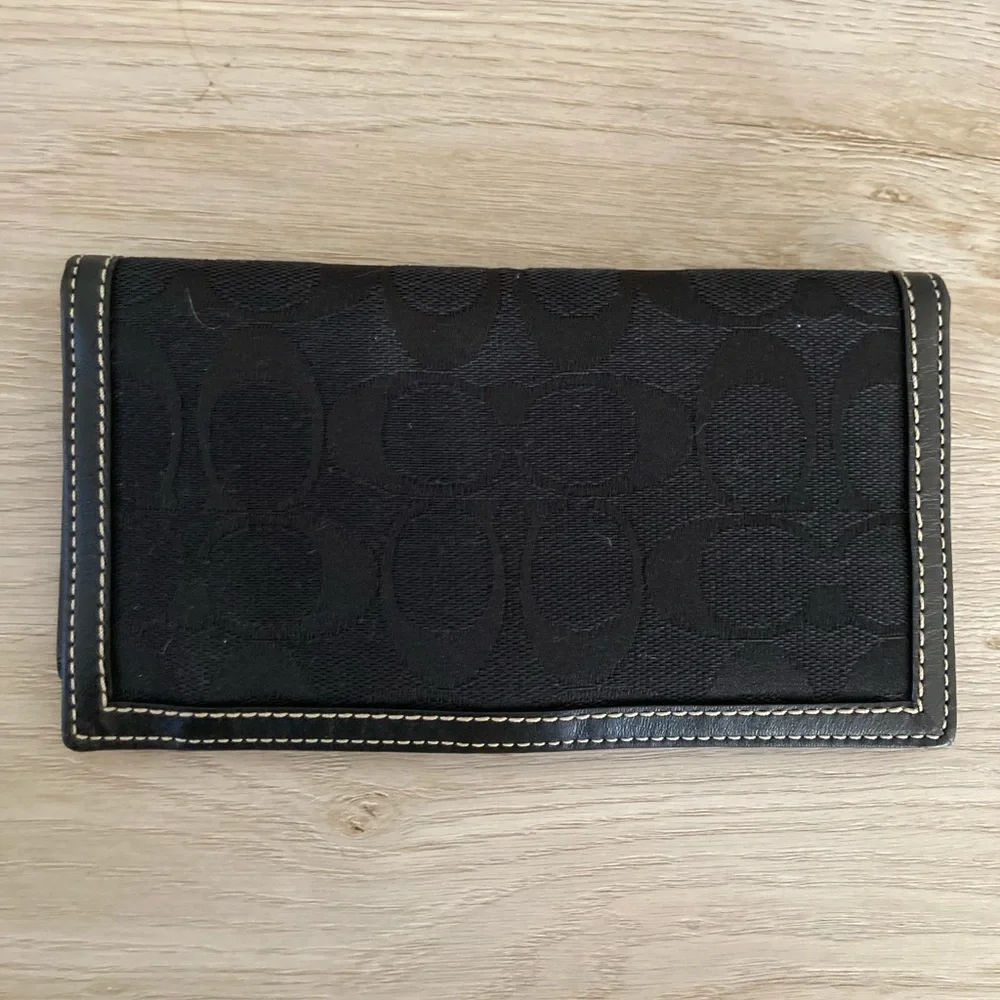 ❌SOLD Coach Black Signature Logo Clutch Wallet - Picture 2 of 4